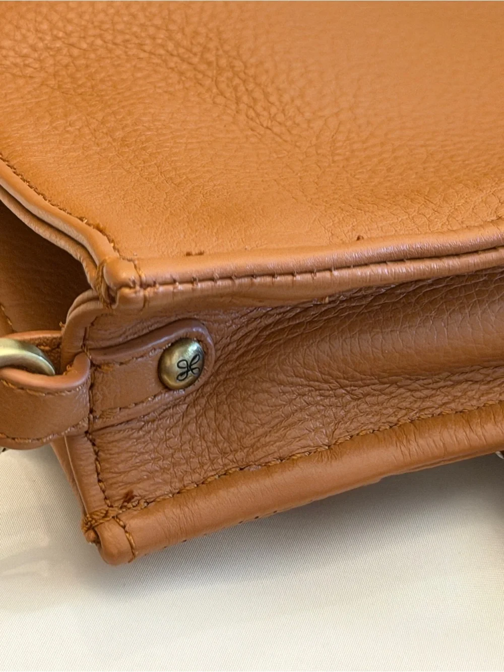 HOBO structured leather
